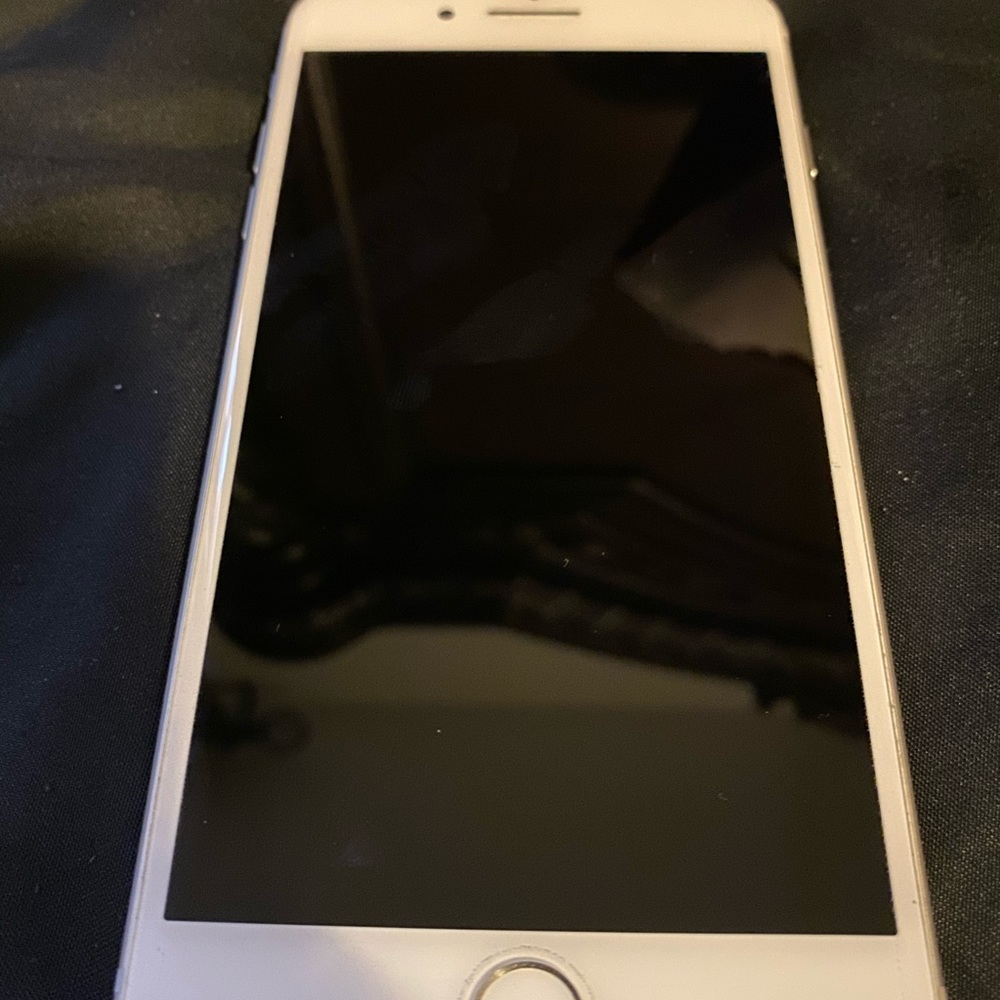 iPhone 8 Plus - Picture 4 of 5